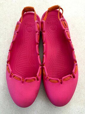 Crocs Spring Ballet Flats Women’s Size 7 Hot Pink  Slip On Shoes